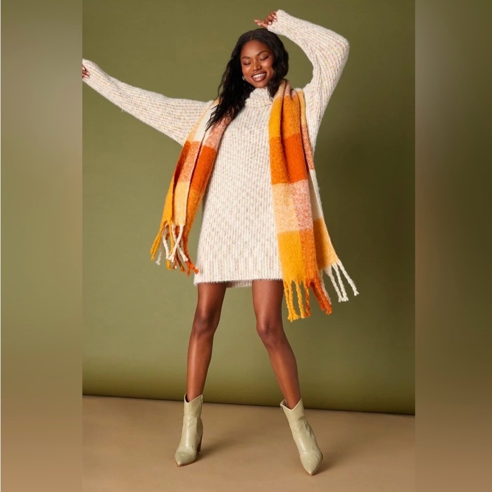 NWT Lulu’s Eyelash Knit Sweater Dress Size M - Picture 3 of 10